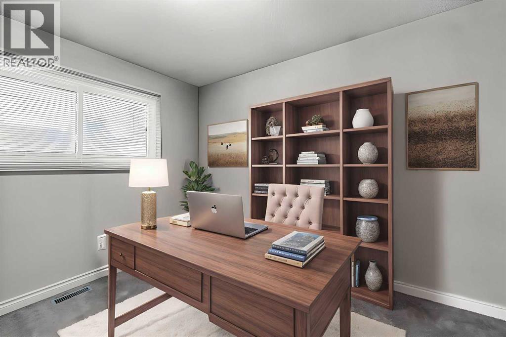 Single Family House Bi-level for Sale in  Hunterdale Place NW Huntington Hills Calgary 