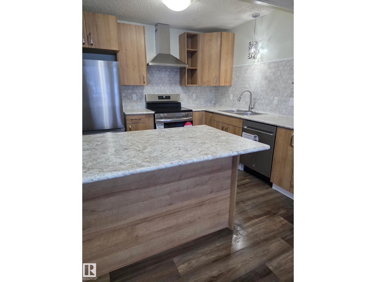 #105 1 ABERDEEN WY, Stony Plain