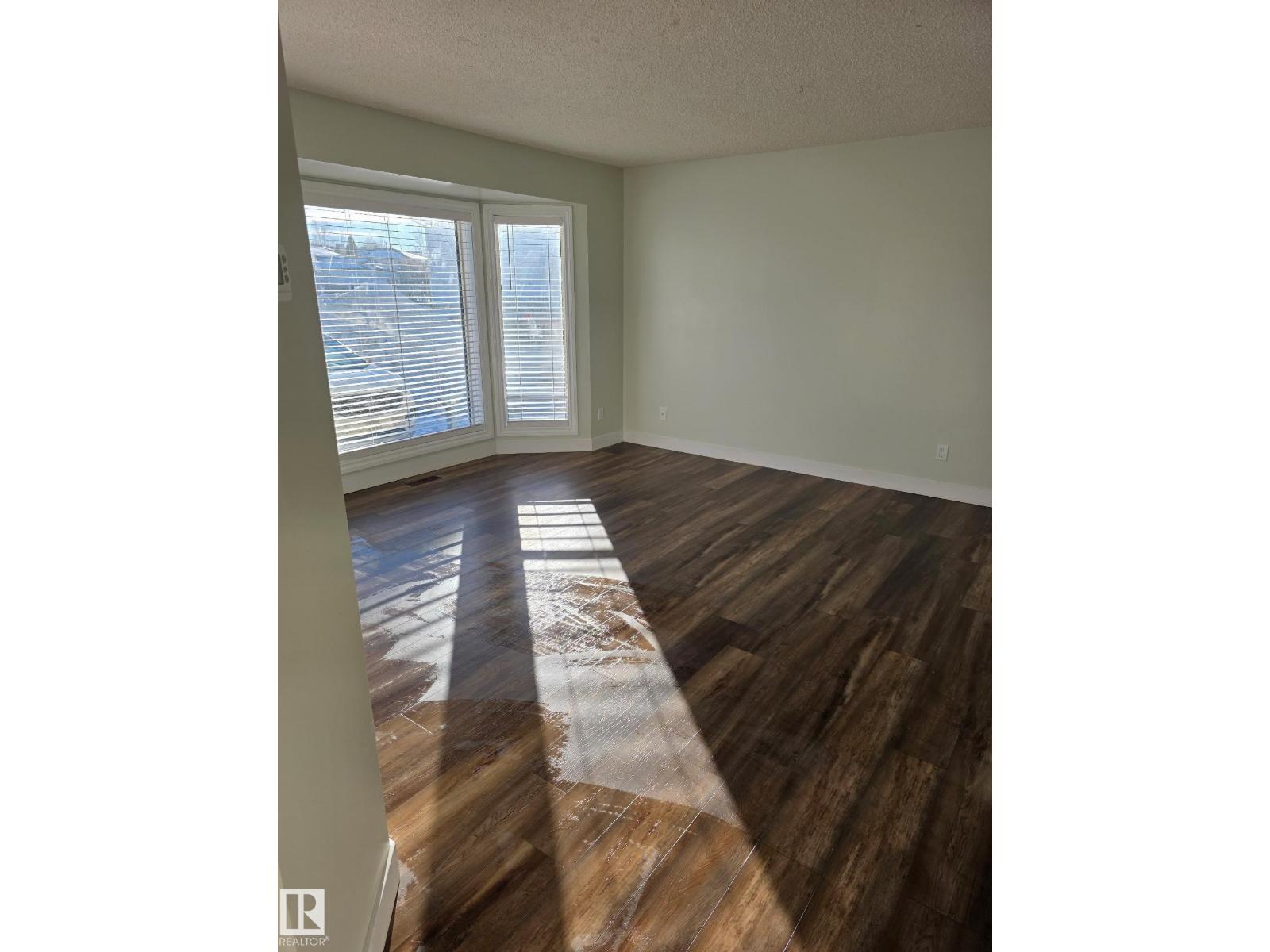 #105 1 ABERDEEN WY, Stony Plain