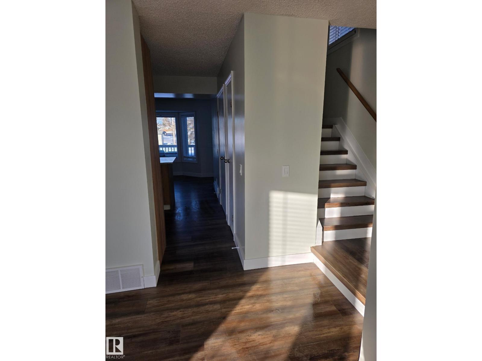 #105 1 ABERDEEN WY, Stony Plain