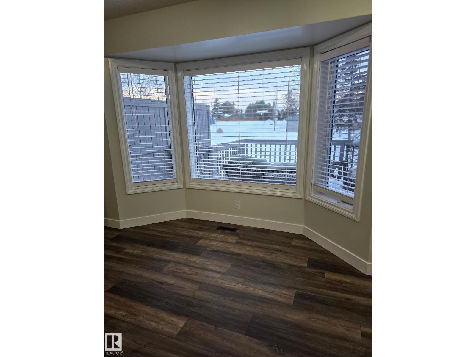 #105 1 ABERDEEN WY, Stony Plain