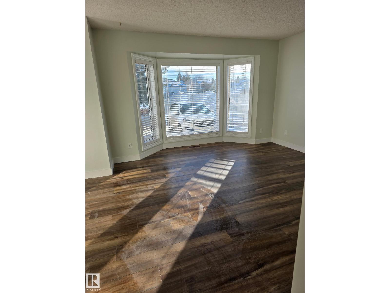 #105 1 ABERDEEN WY, Stony Plain