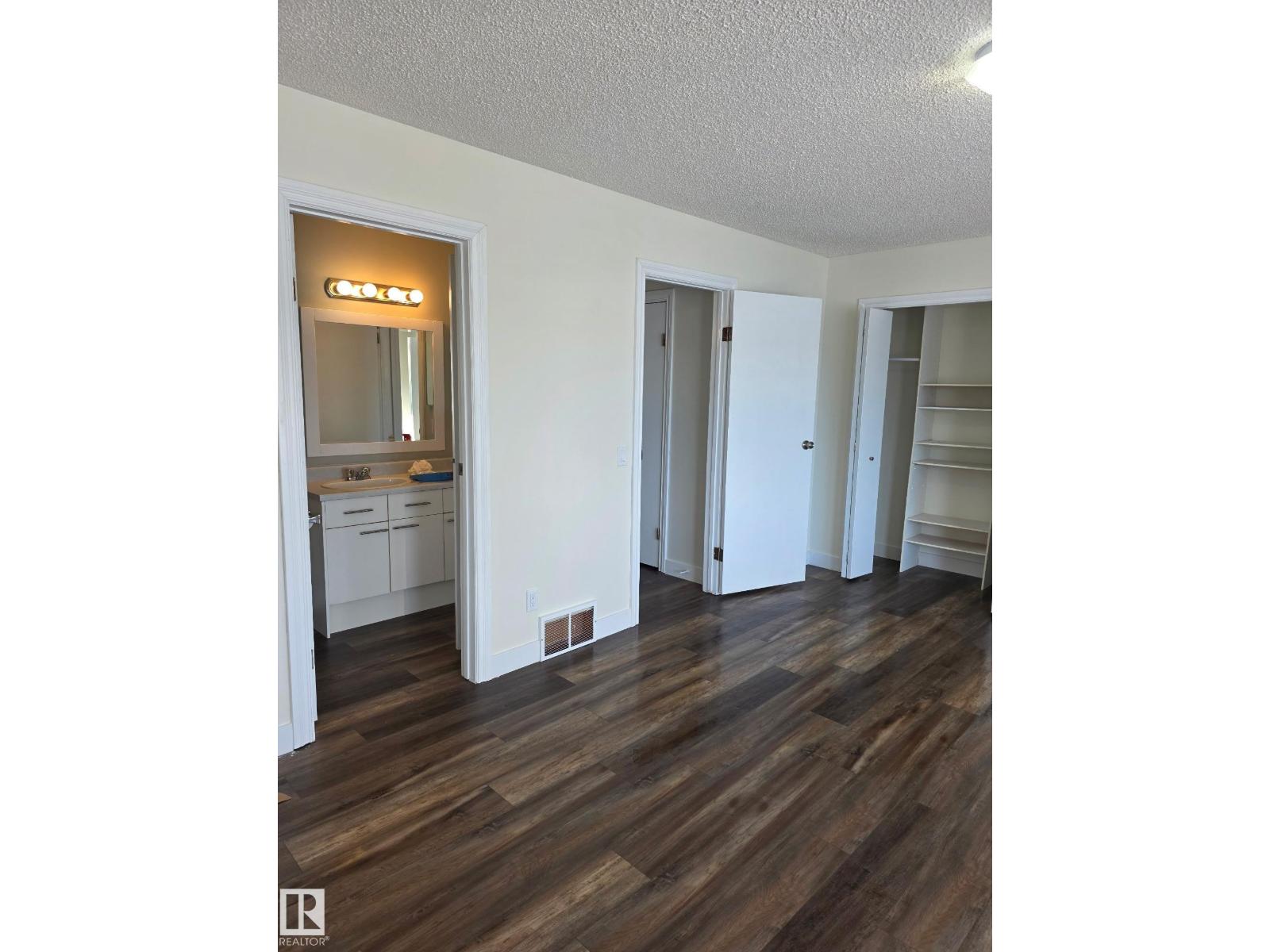 #105 1 ABERDEEN WY, Stony Plain