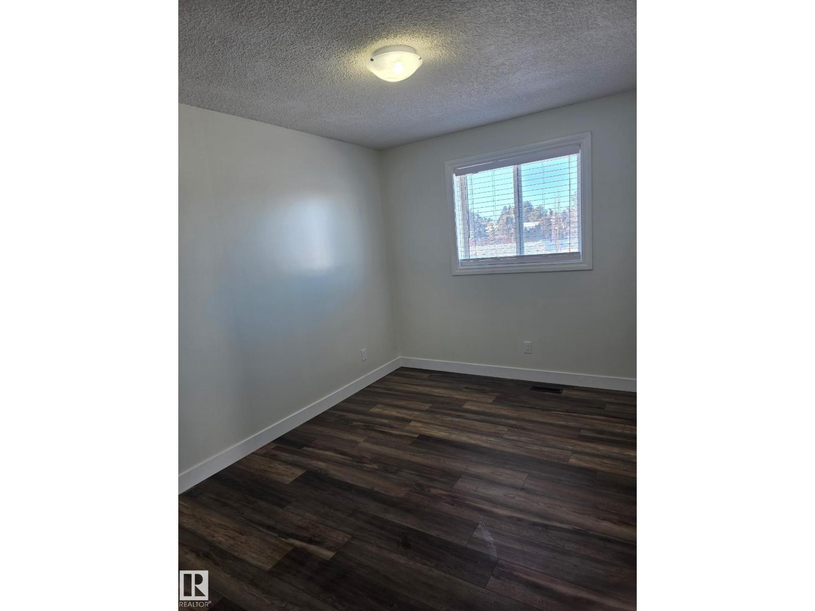 #105 1 ABERDEEN WY, Stony Plain