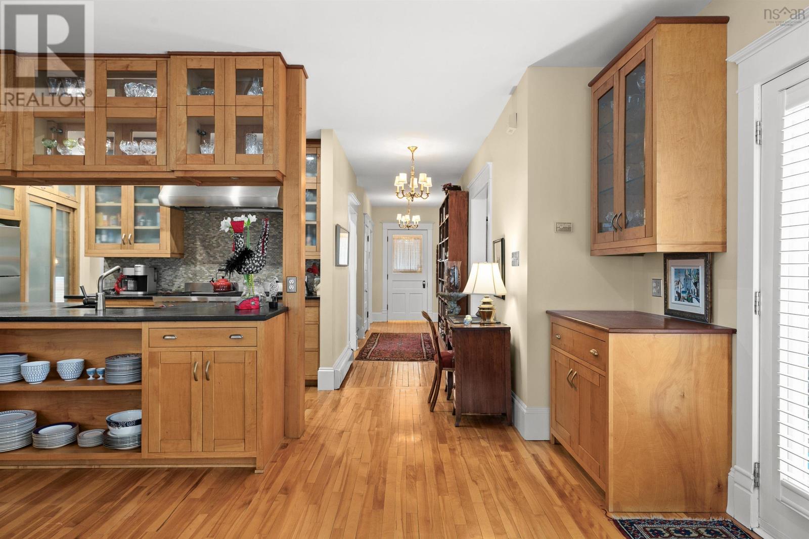 Property 24 of 50 of 1932 Rosebank Avenue