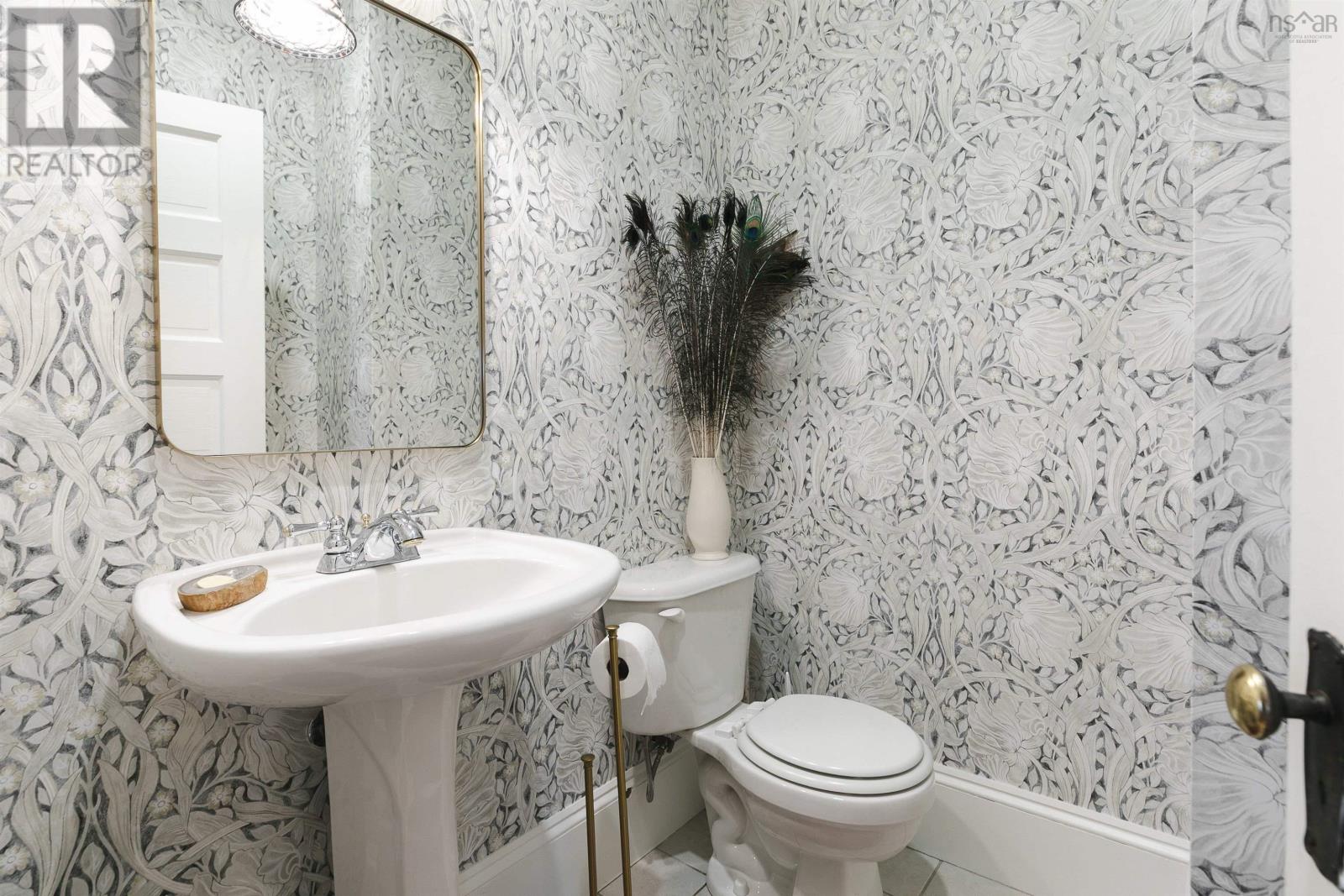 Property 26 of 50 of 1932 Rosebank Avenue