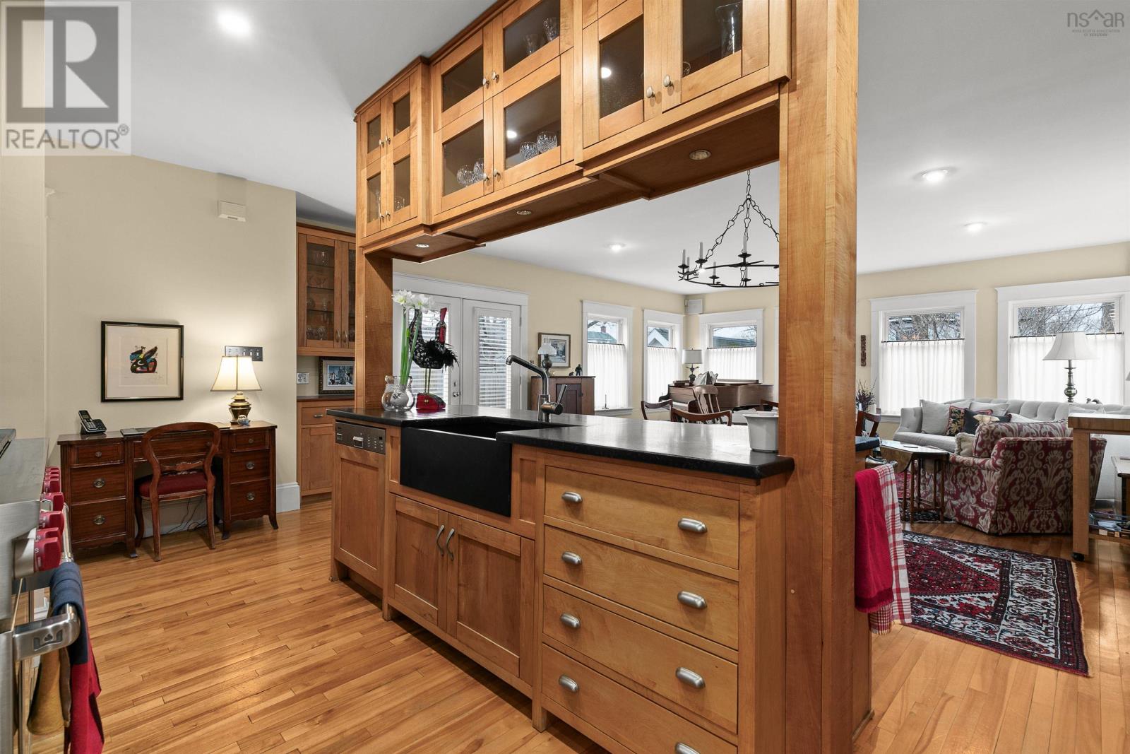 Property 21 of 50 of 1932 Rosebank Avenue