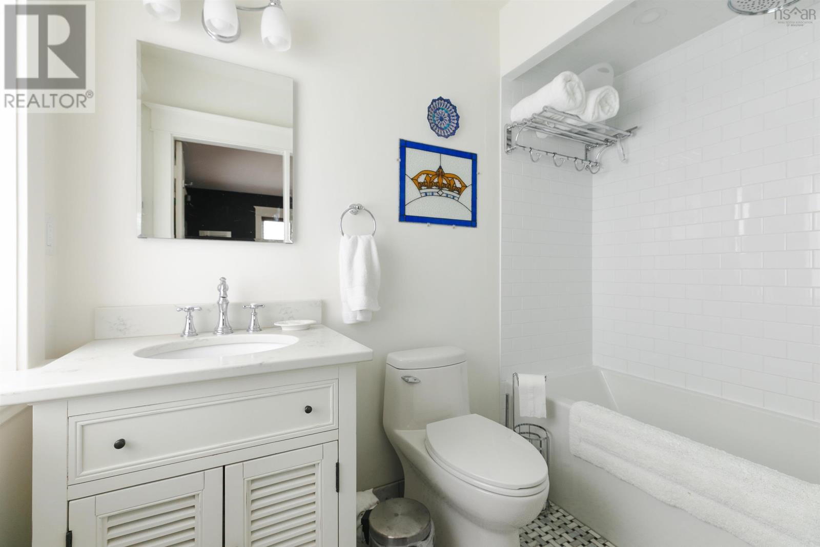 Property 30 of 50 of 1932 Rosebank Avenue