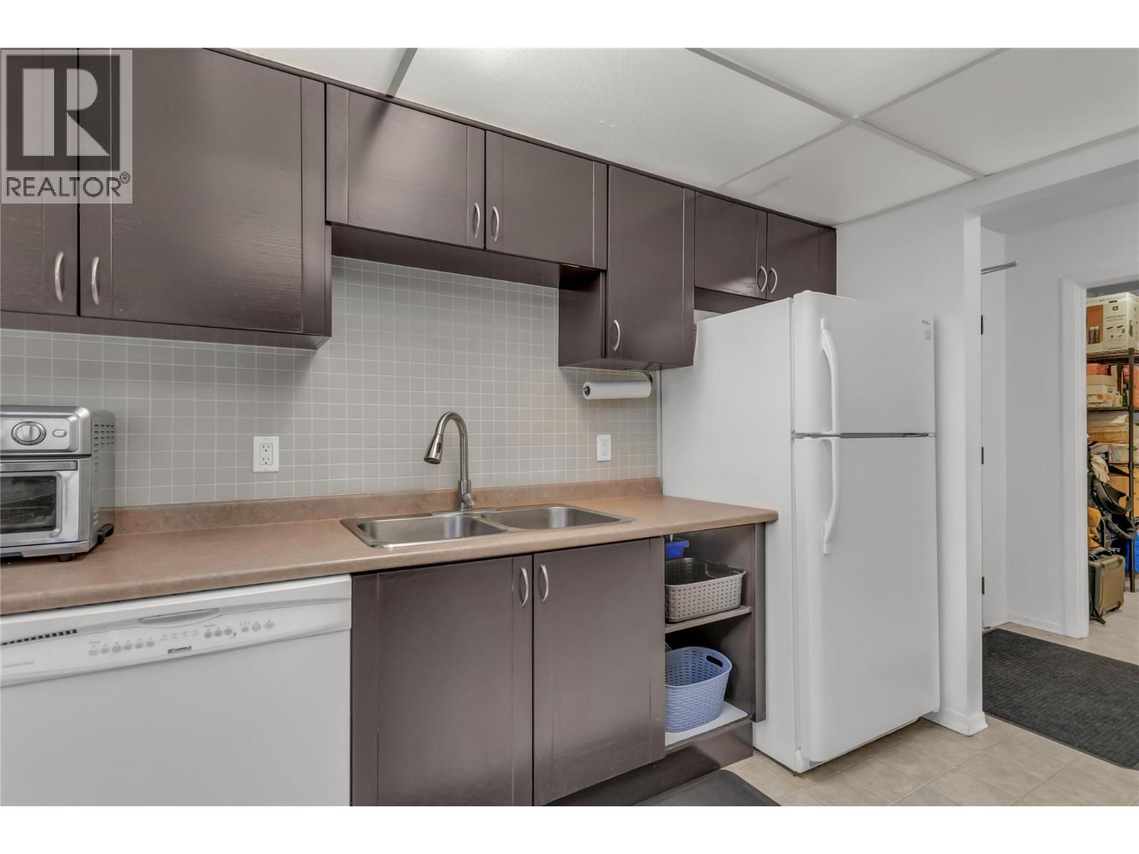 308 1075 Bernard Avenue, Kelowna