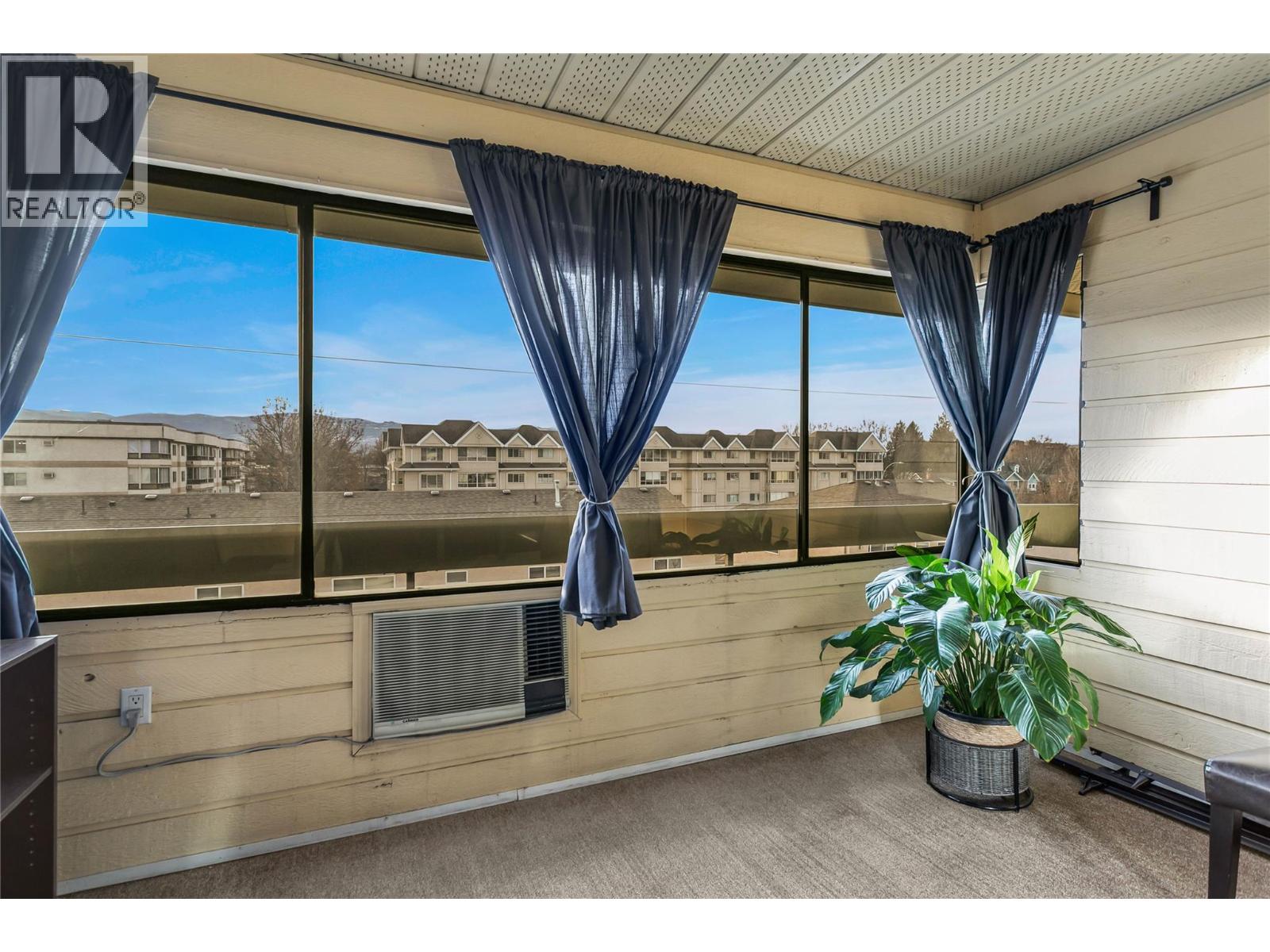 308 1075 Bernard Avenue, Kelowna