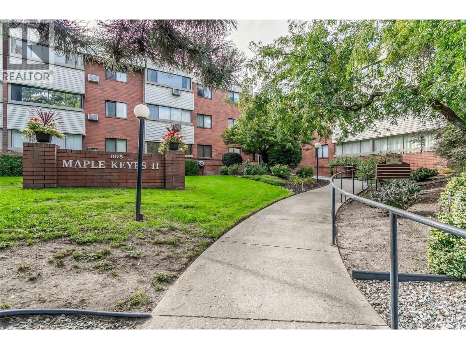 #308 1075 Bernard Avenue - 33