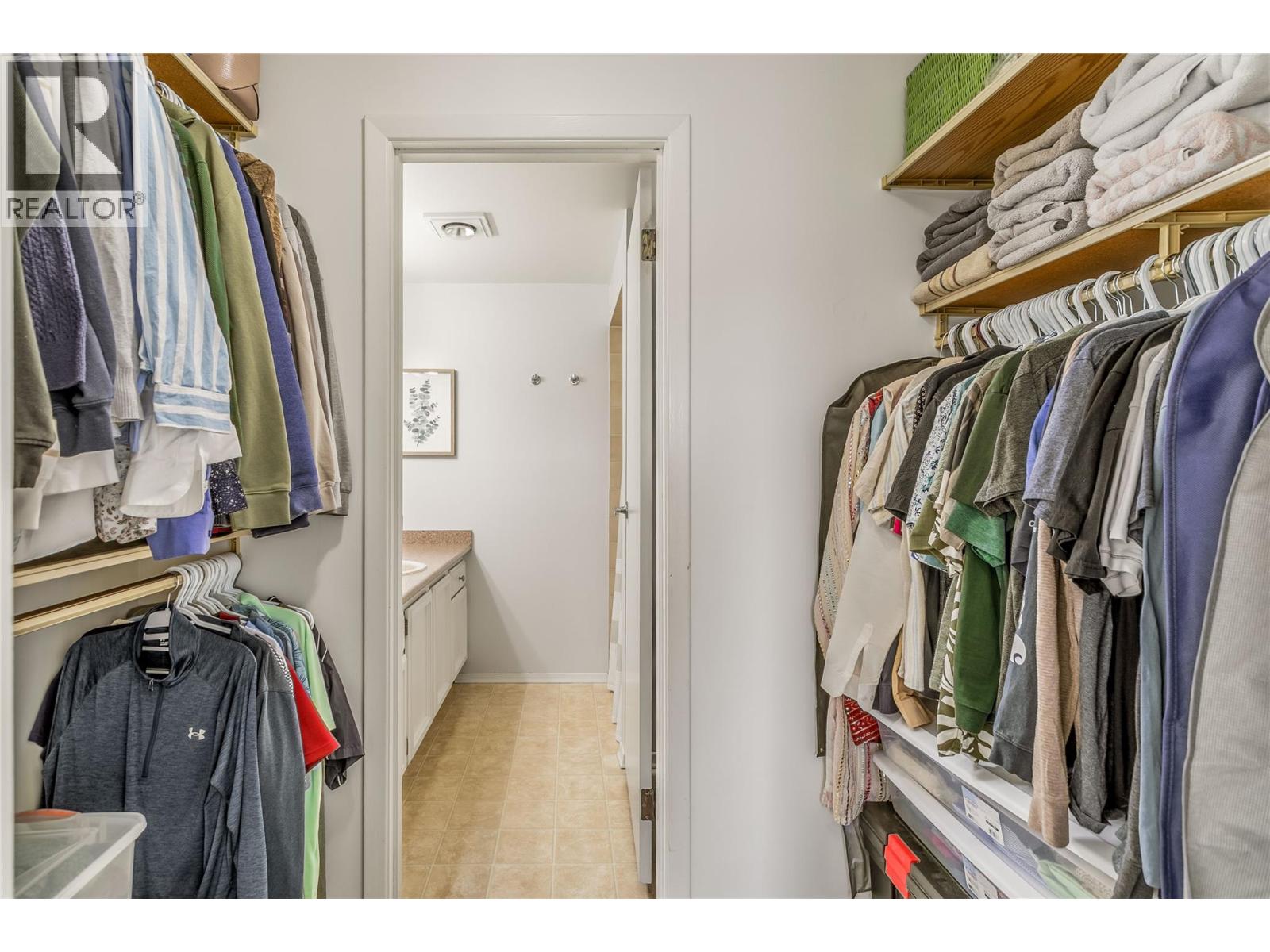 308 1075 Bernard Avenue, Kelowna