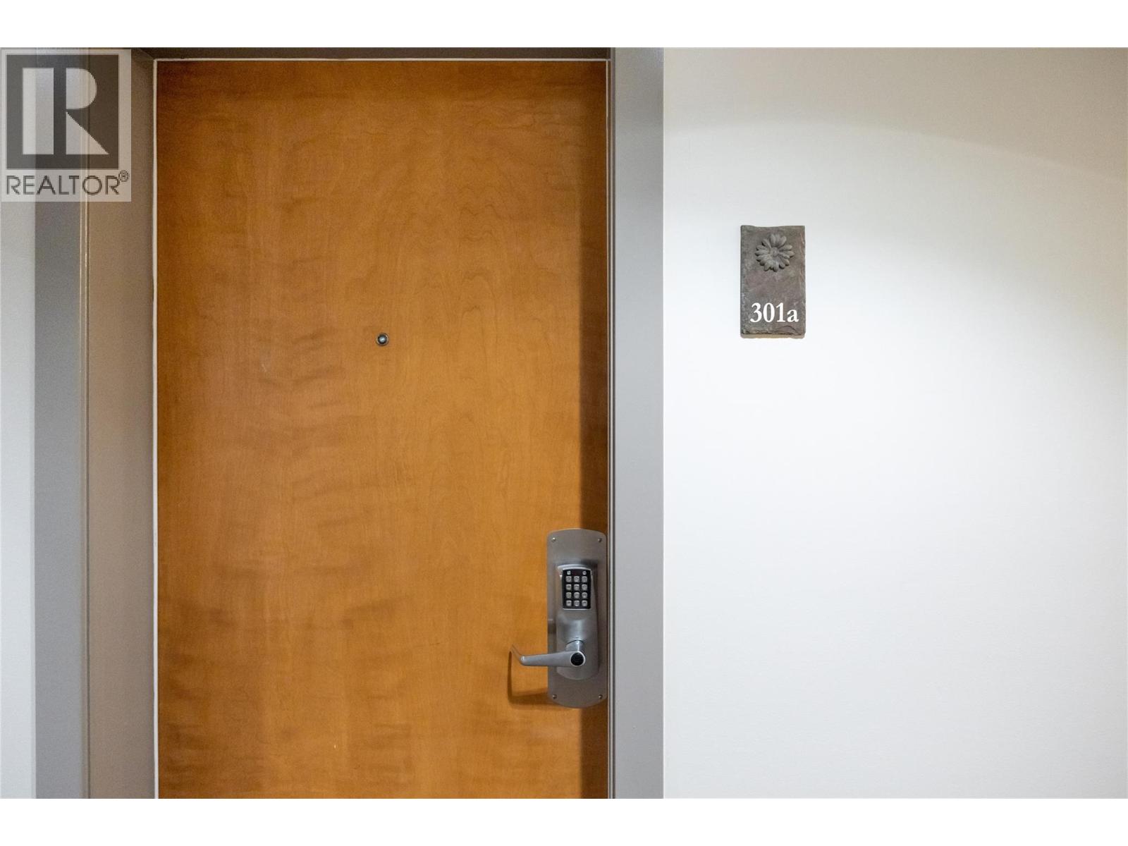 301 4205 Gellatly Road, West Kelowna