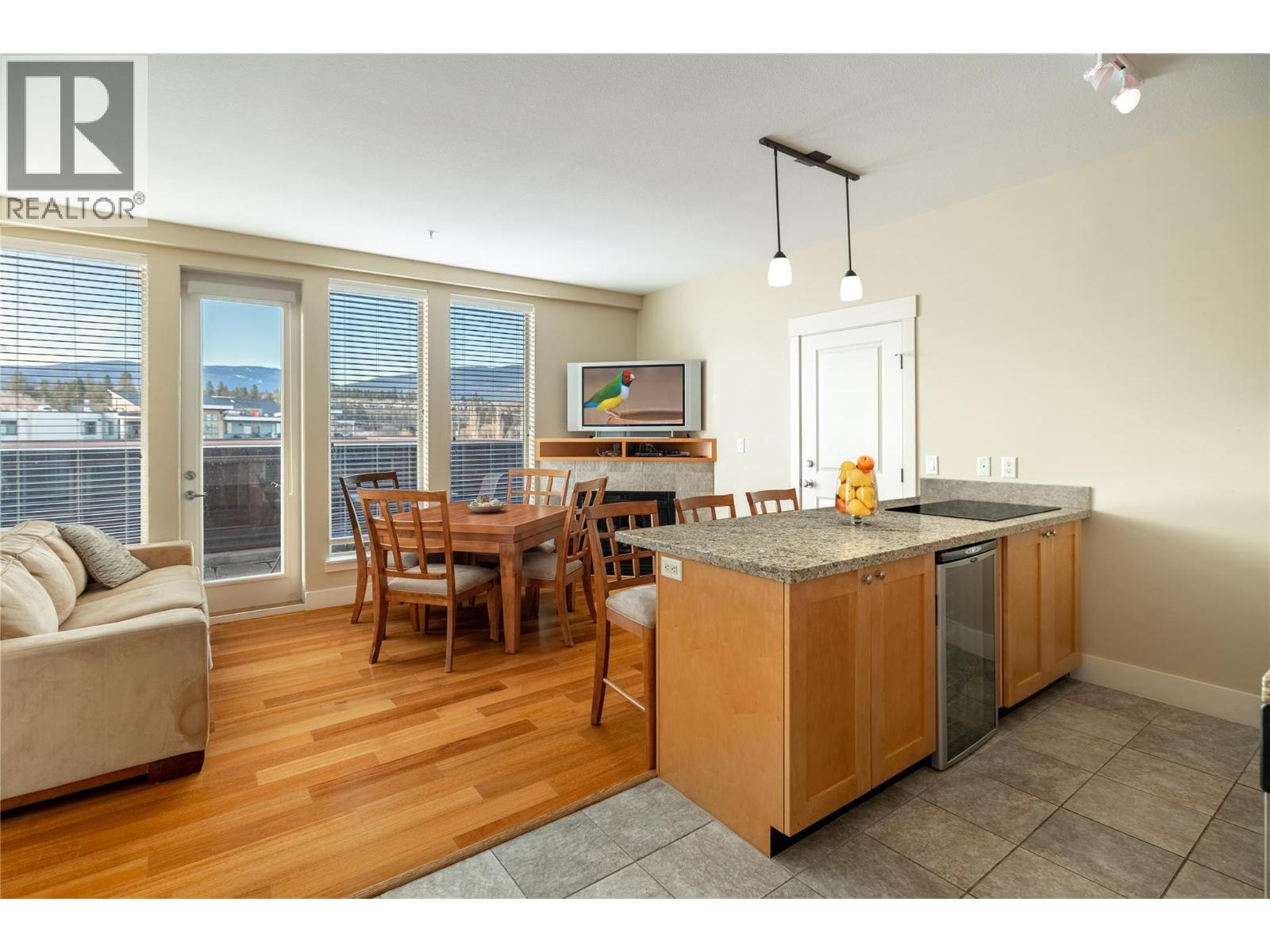 301 4205 Gellatly Road, West Kelowna