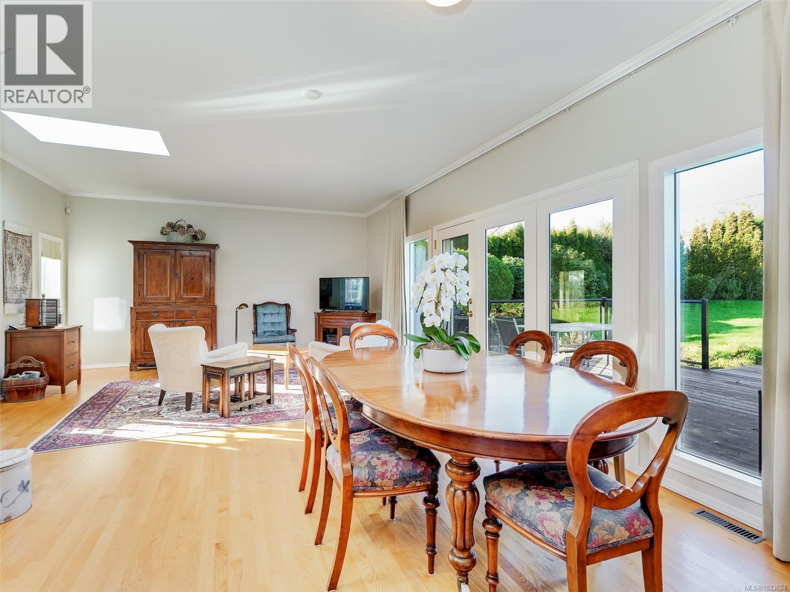 2344 Middowne Rd, Oak Bay