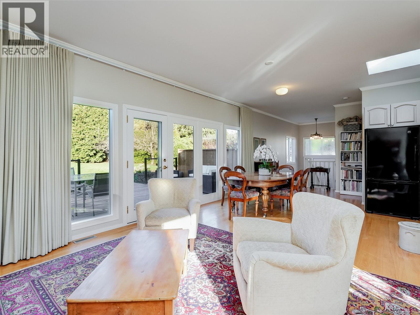 2344 Middowne Rd, Oak Bay