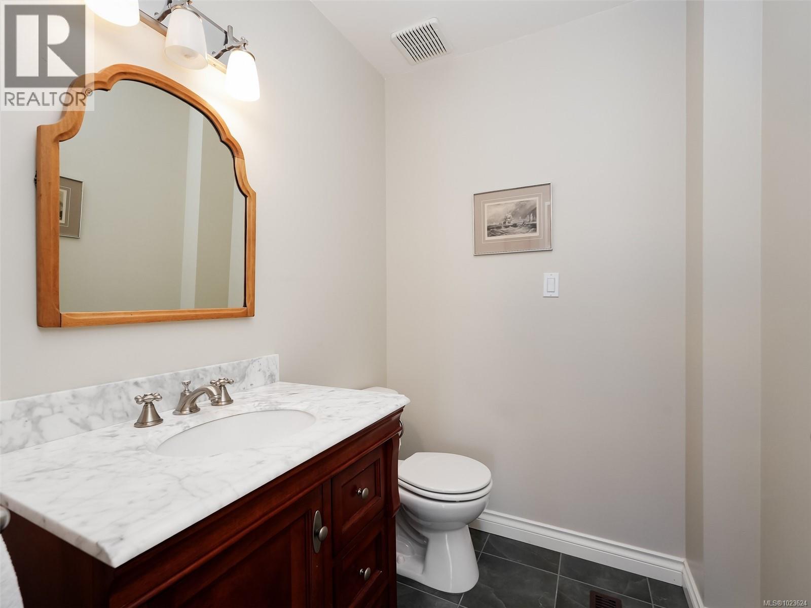 2344 Middowne Rd, Oak Bay