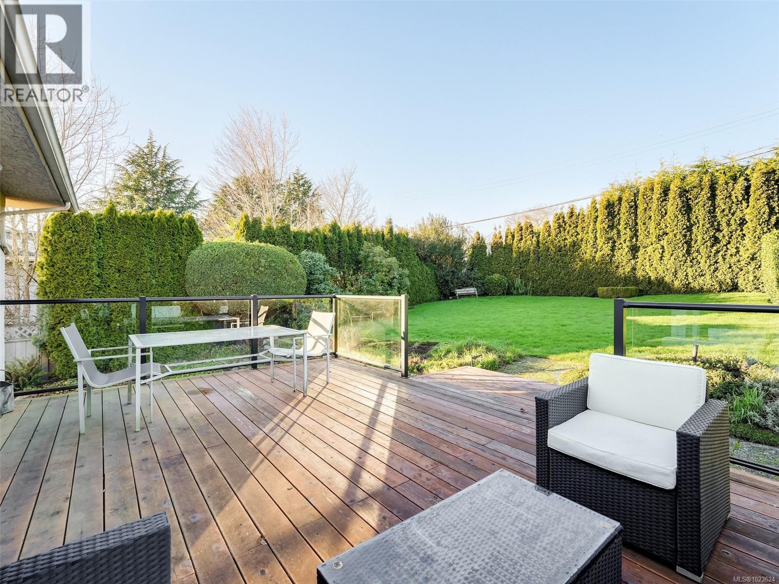 2344 Middowne Rd, Oak Bay