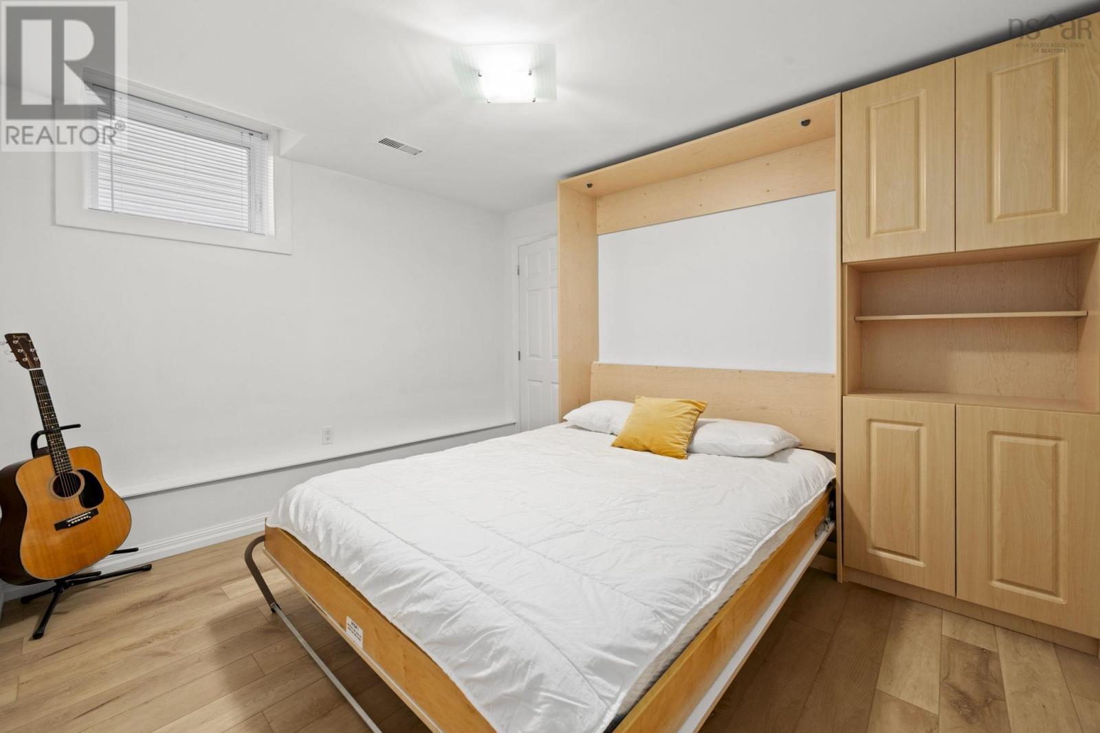 Property 33 of 50 of 3162 Romans Avenue