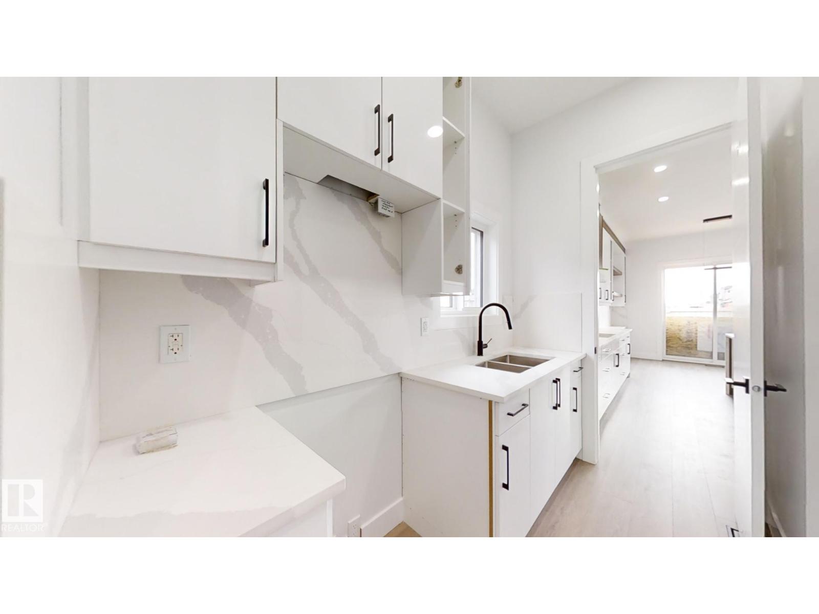 1707 18 ST NW, Edmonton