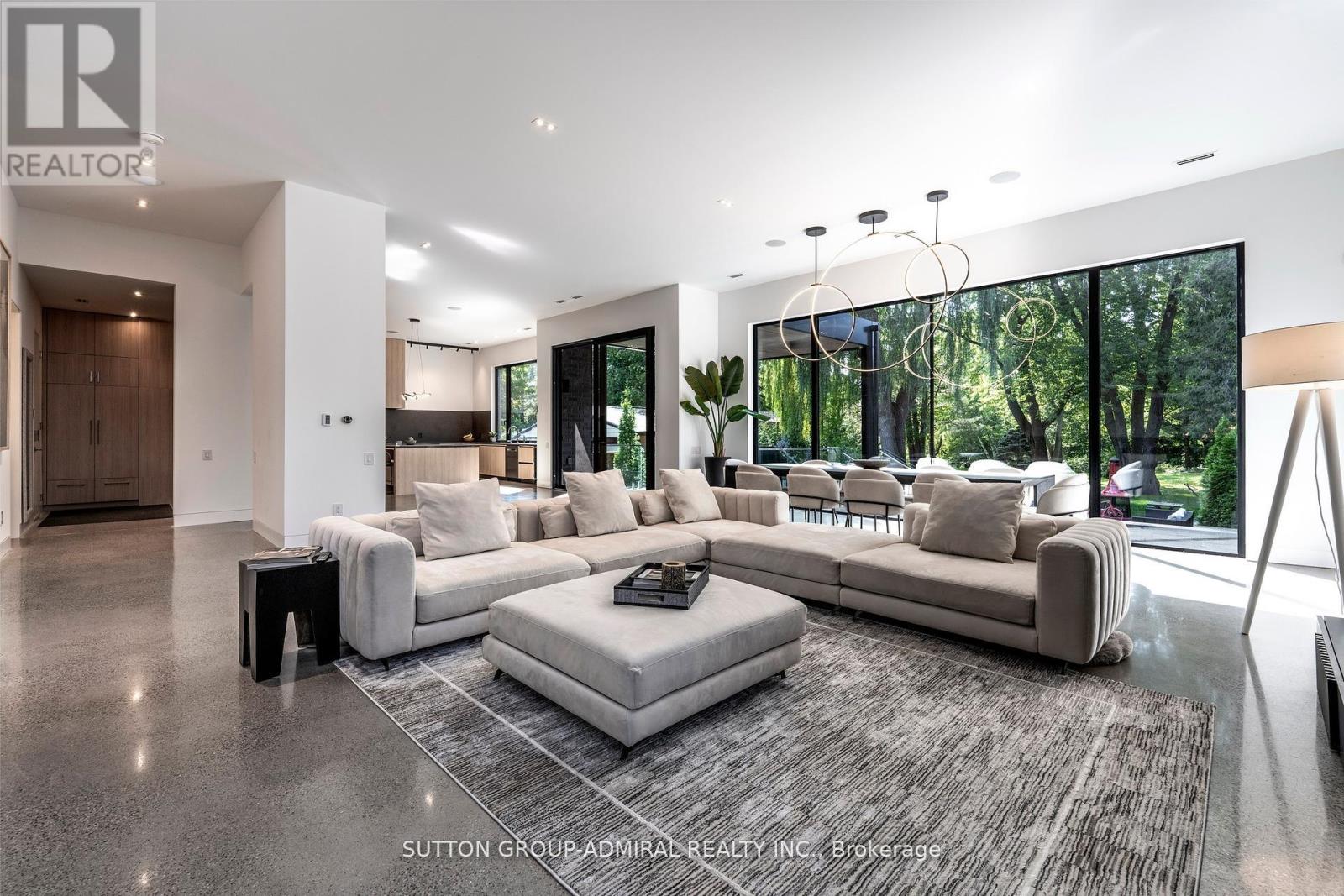 126 WOOD LANE - 11