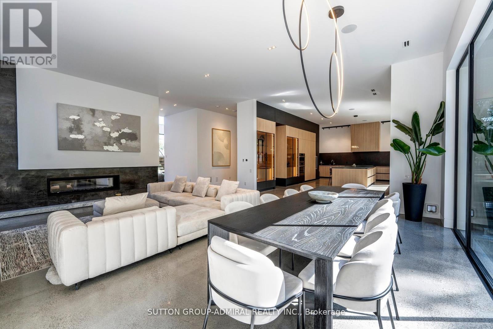 126 WOOD LANE - 12