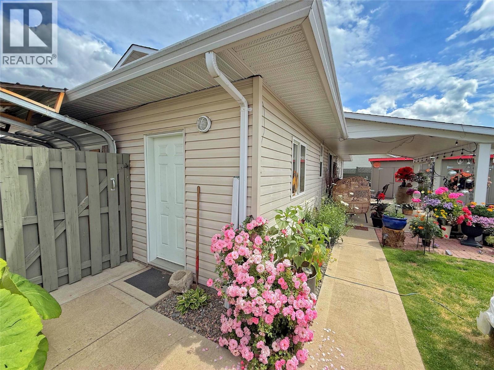 8 EAGLE Crescent, Princeton