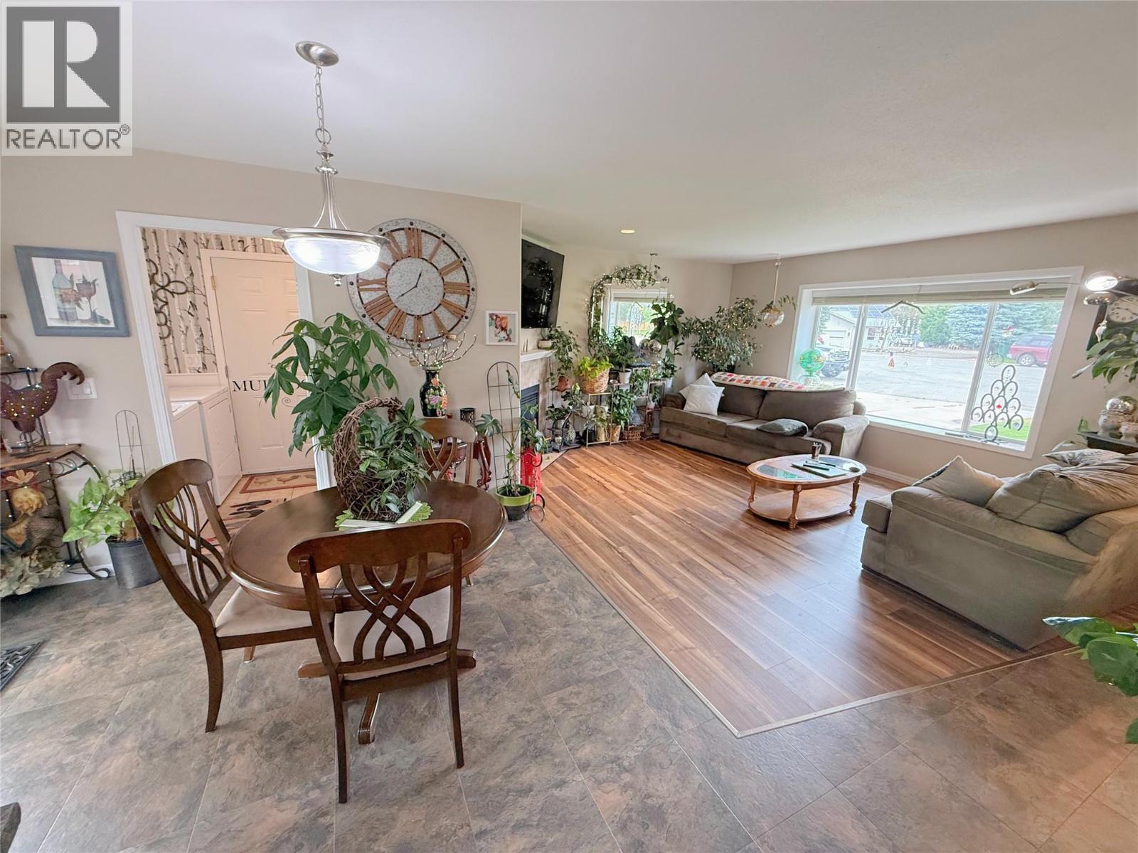 8 EAGLE Crescent, Princeton