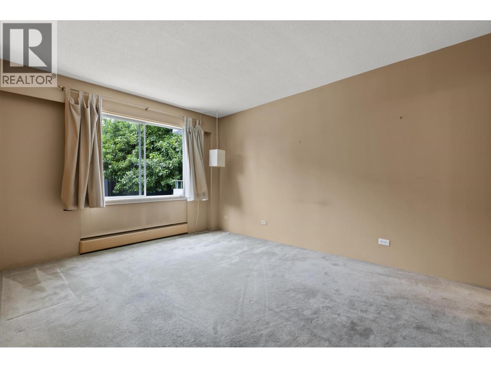 102 1730 DUCHESS AVENUE, West Vancouver