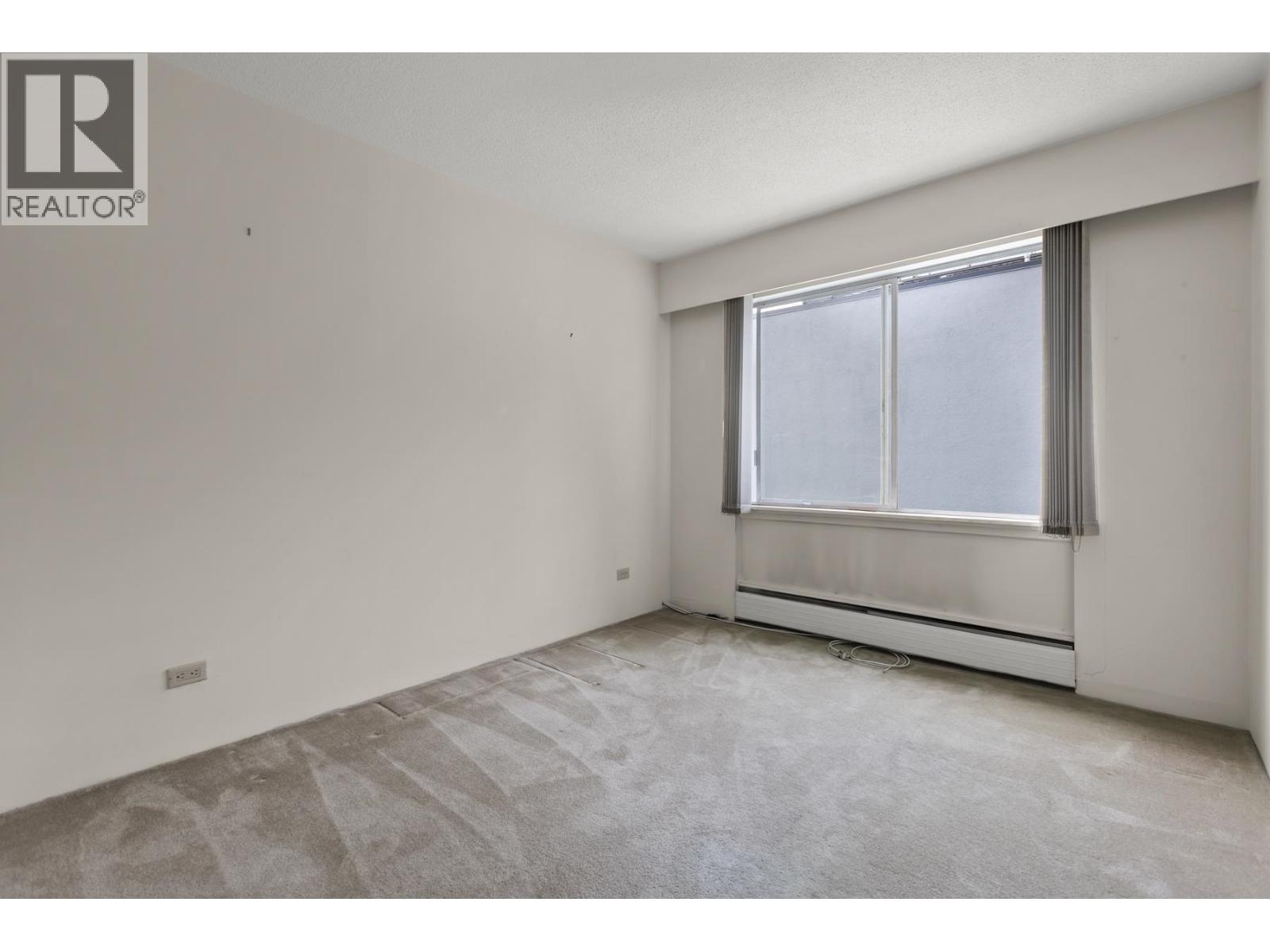 102 1730 DUCHESS AVENUE, West Vancouver