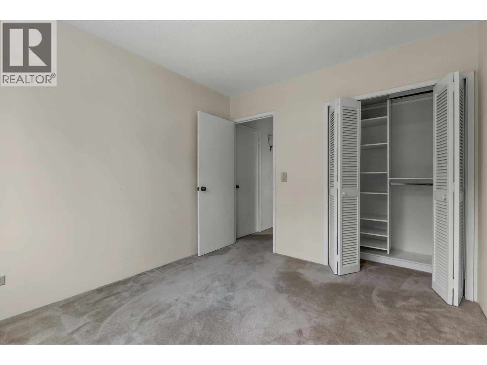 102 1730 DUCHESS AVENUE, West Vancouver