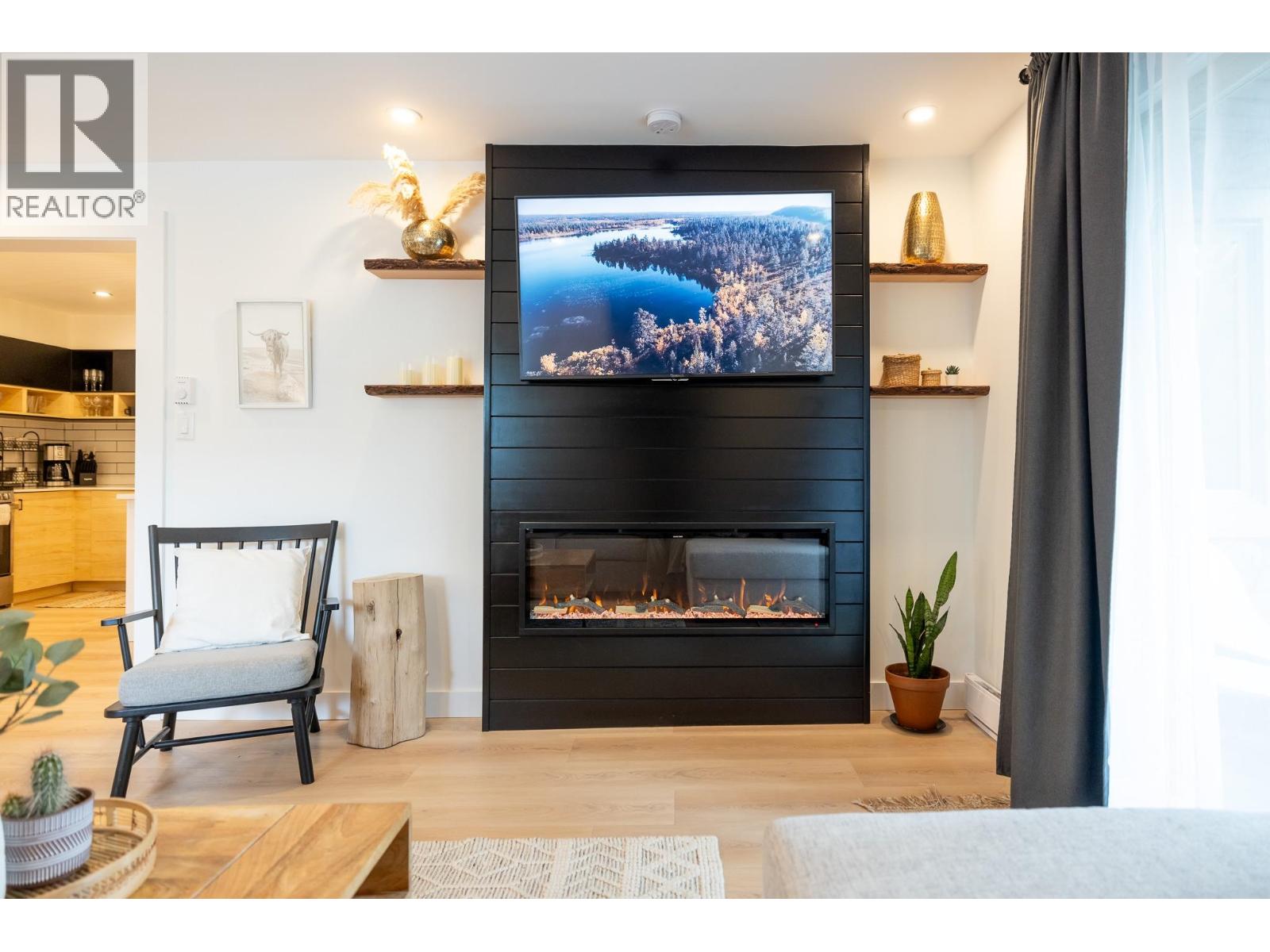 100 2021 KAREN CRESCENT, Whistler