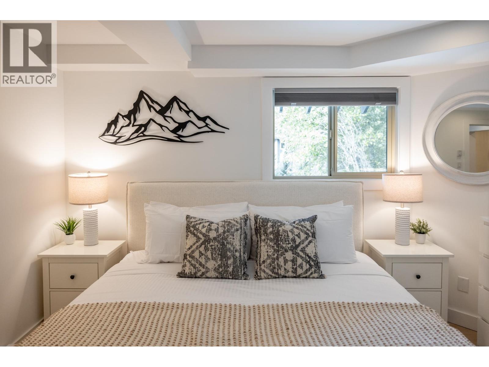 100 2021 KAREN CRESCENT, Whistler