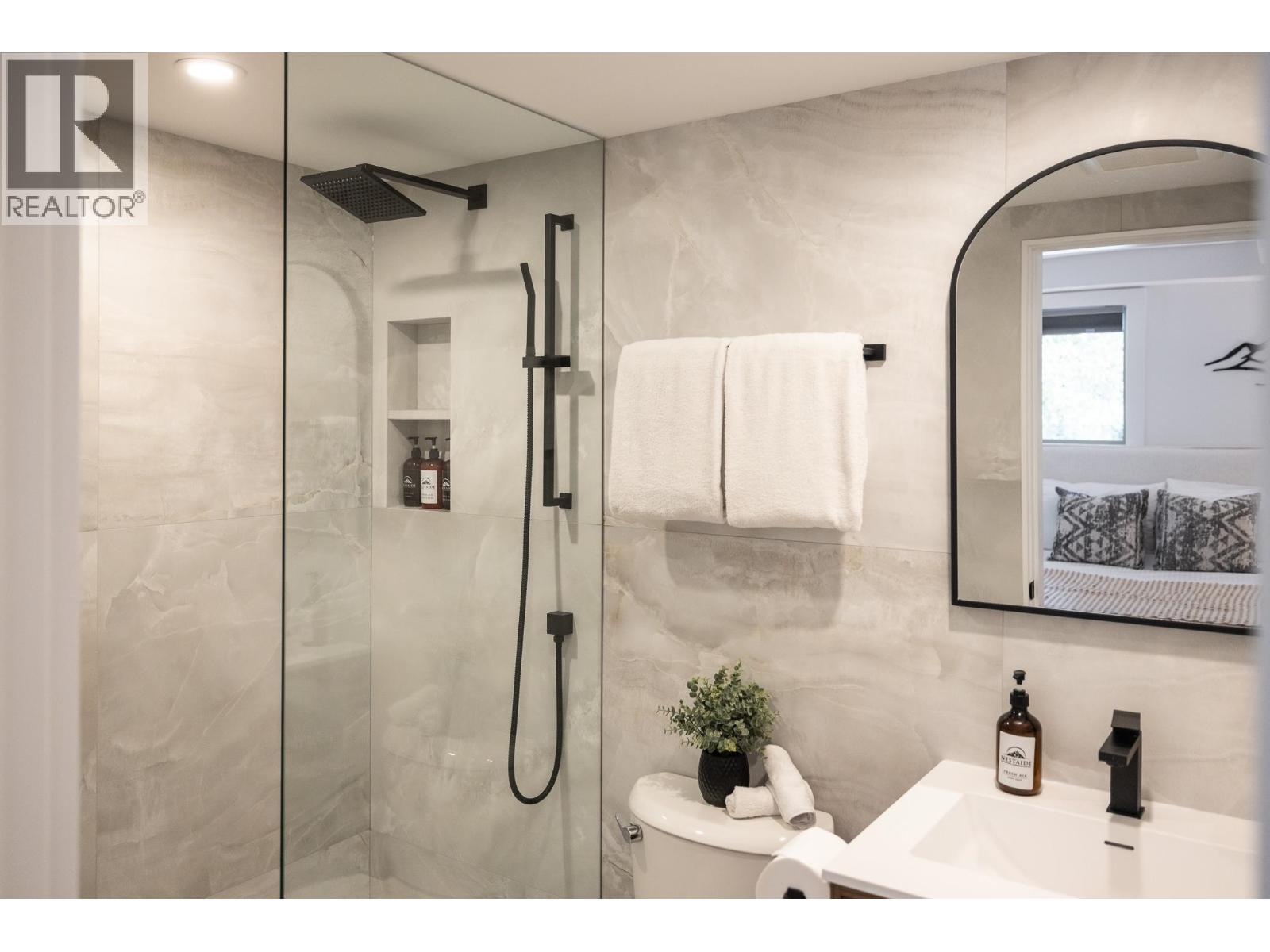 100 2021 KAREN CRESCENT, Whistler