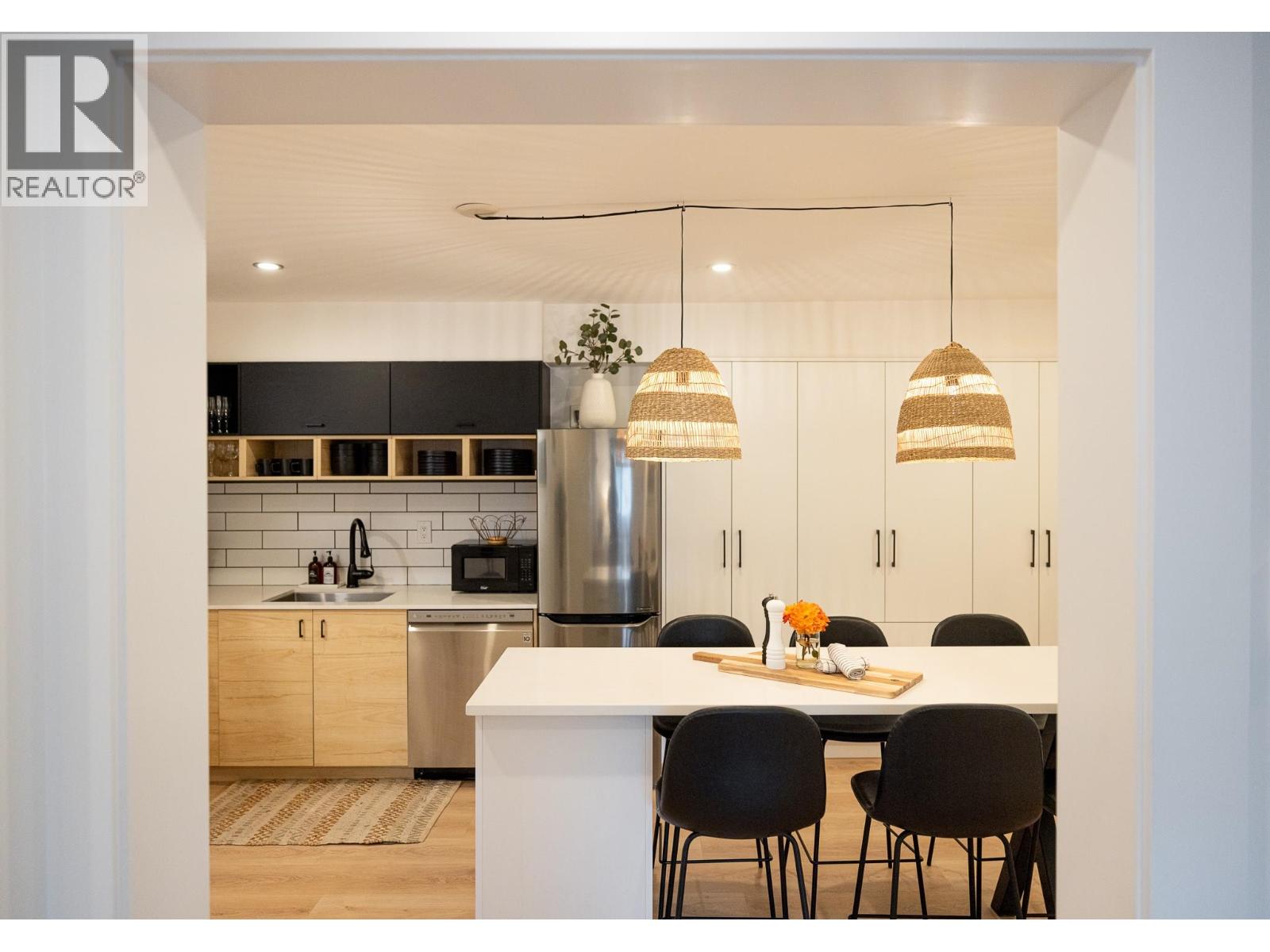 100 2021 KAREN CRESCENT, Whistler