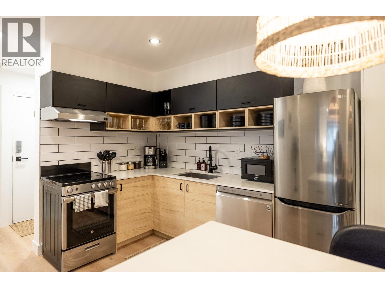 100 2021 KAREN CRESCENT, Whistler