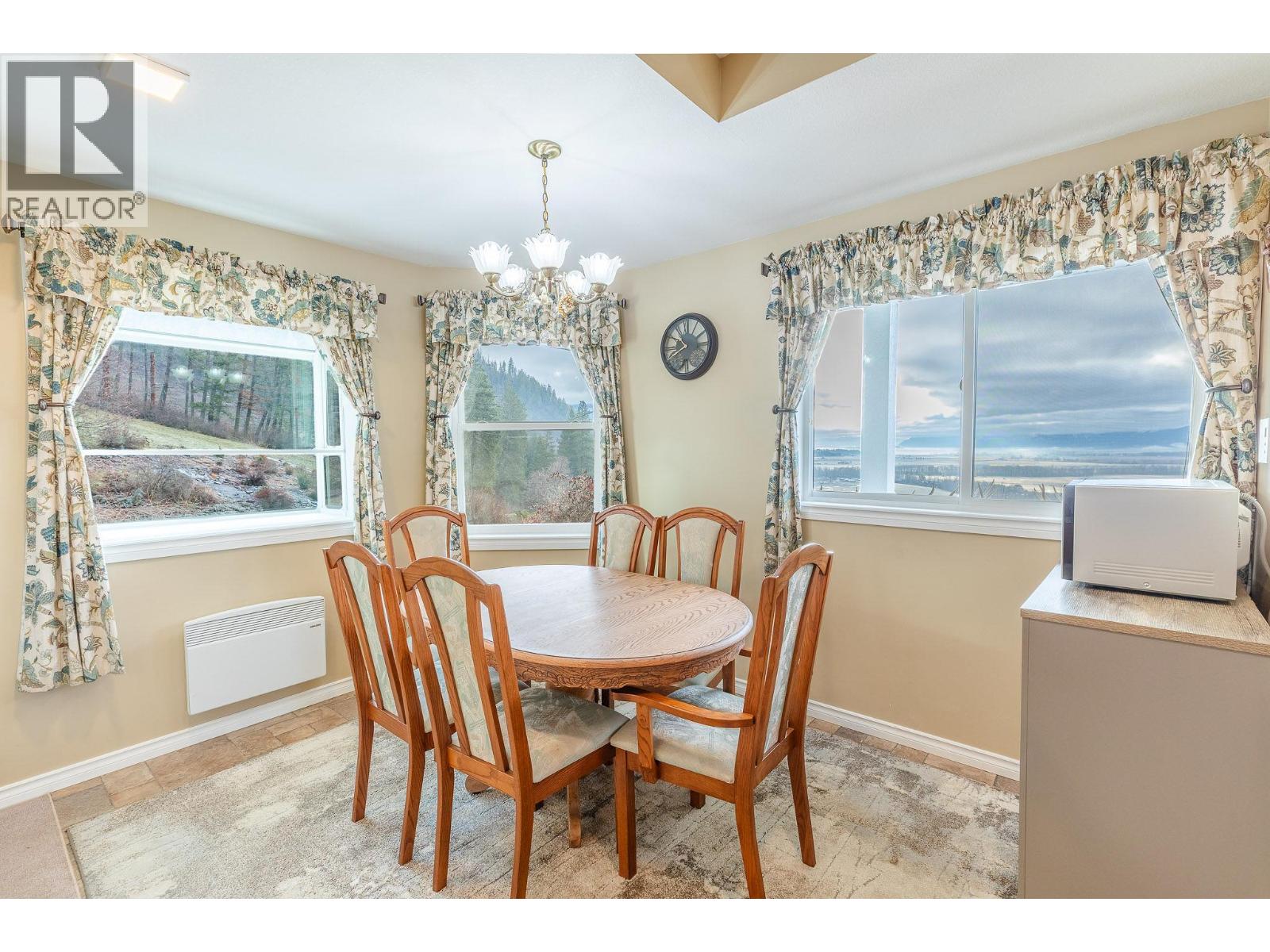 5650 BATHIE ROAD - 8