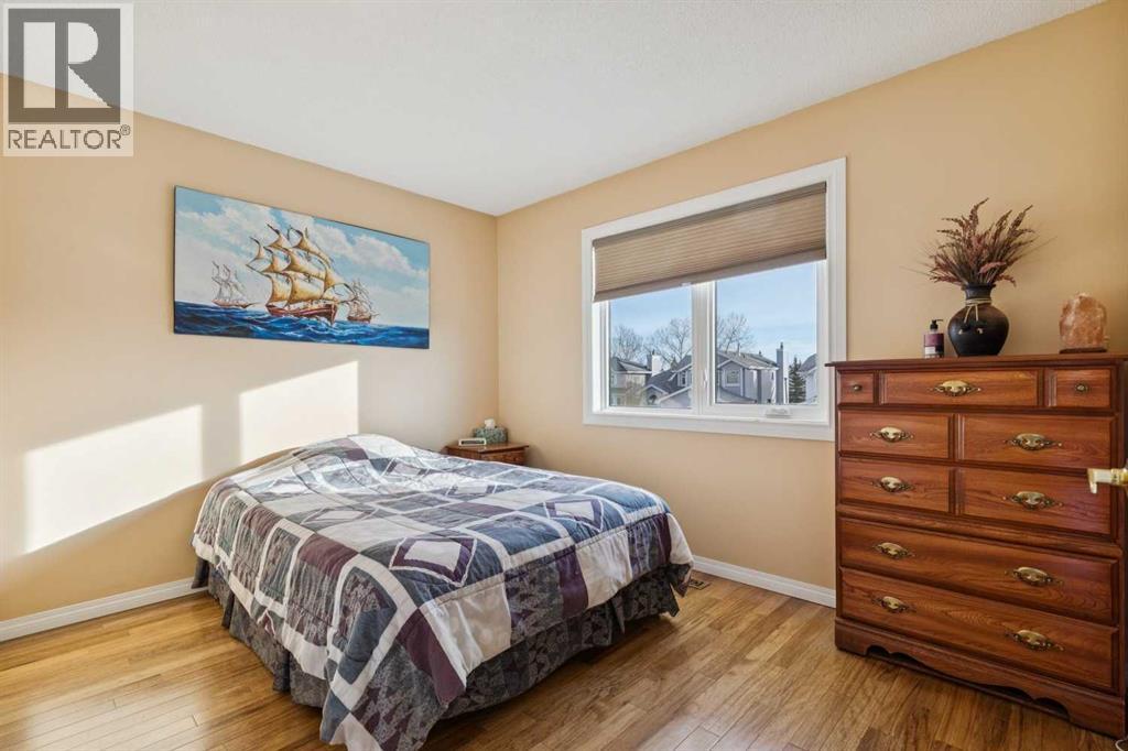 Single Family House for Sale in  Woodford Drive SW Woodbine Calgary 