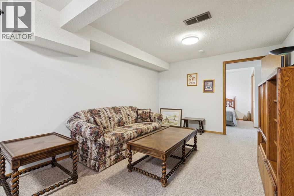 Single Family House for Sale in  Woodford Drive SW Woodbine Calgary 