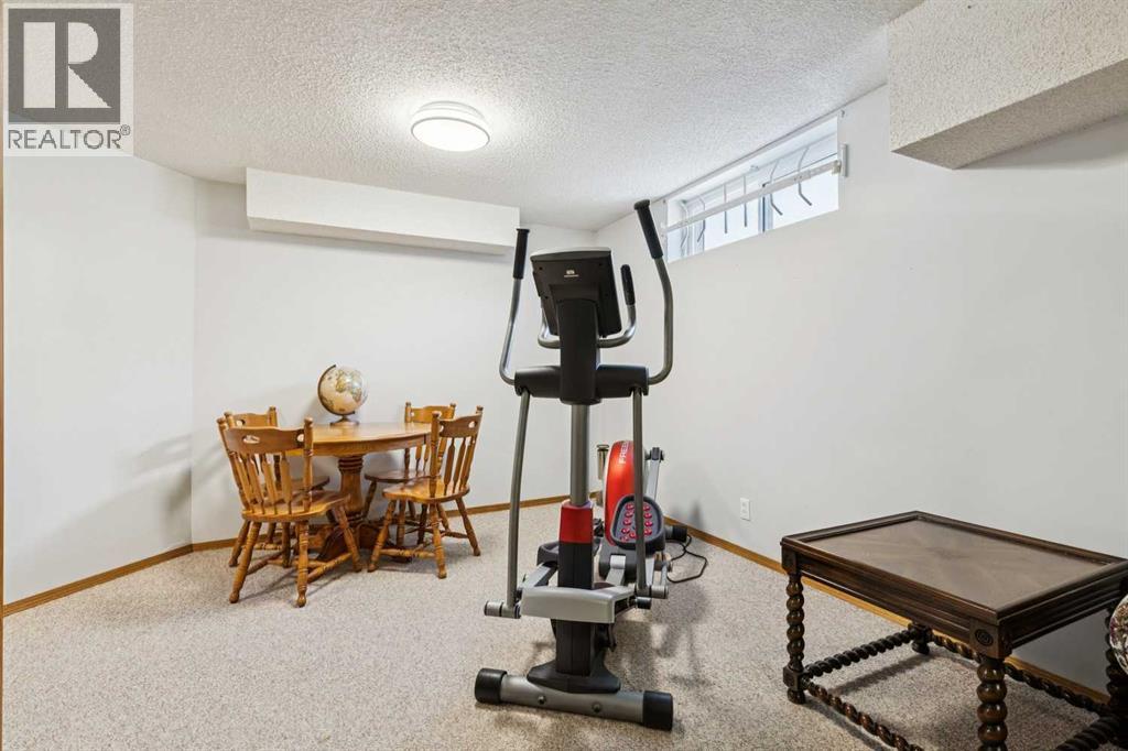 Single Family House for Sale in  Woodford Drive SW Woodbine Calgary 