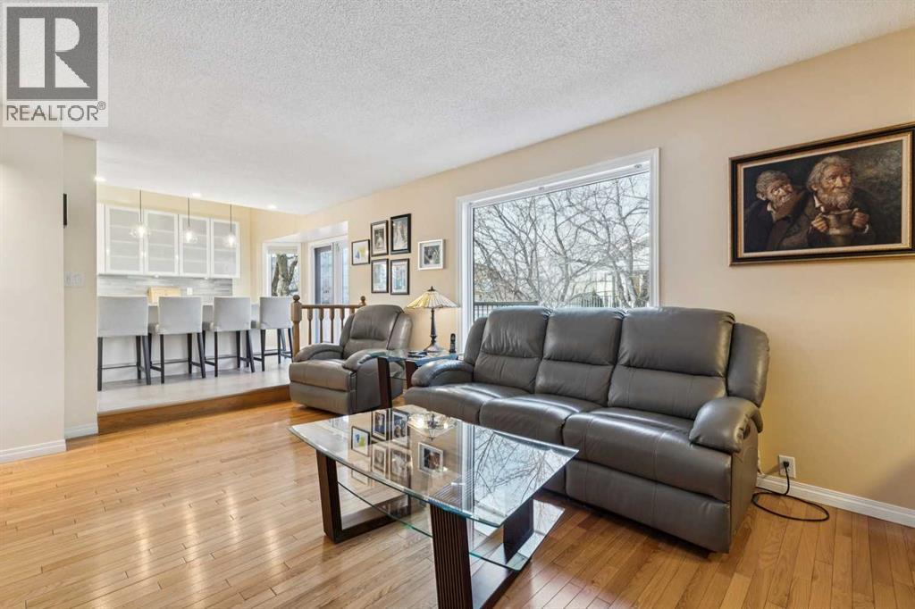 Single Family House for Sale in  Woodford Drive SW Woodbine Calgary 