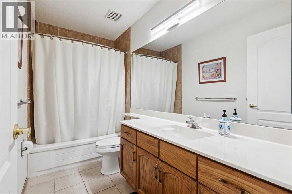 Single Family House for Sale in  Woodford Drive SW Woodbine Calgary 