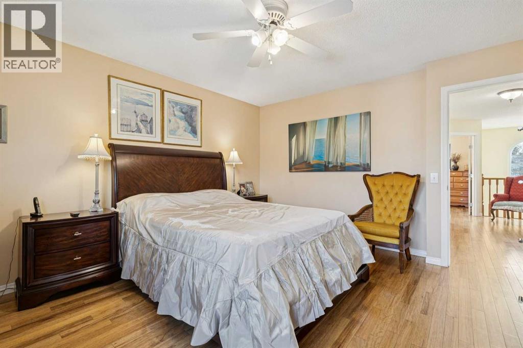 Single Family House for Sale in  Woodford Drive SW Woodbine Calgary 