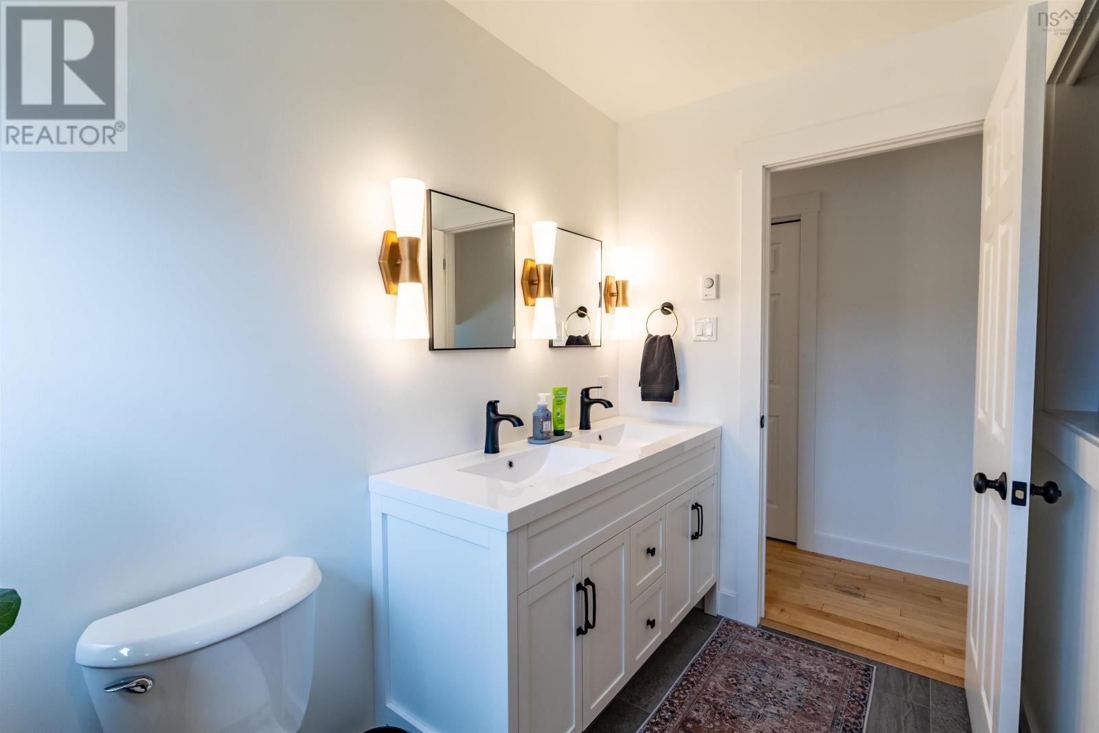 Property 11 of 27 of 484 Brunswick Street