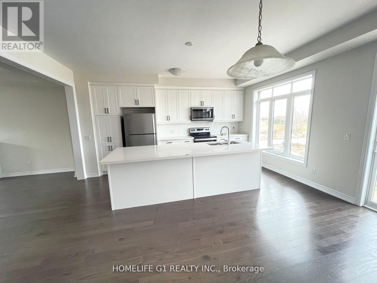 16 MORRISON CRESCENT - Photo 4 of 9, Whitby, Ontario