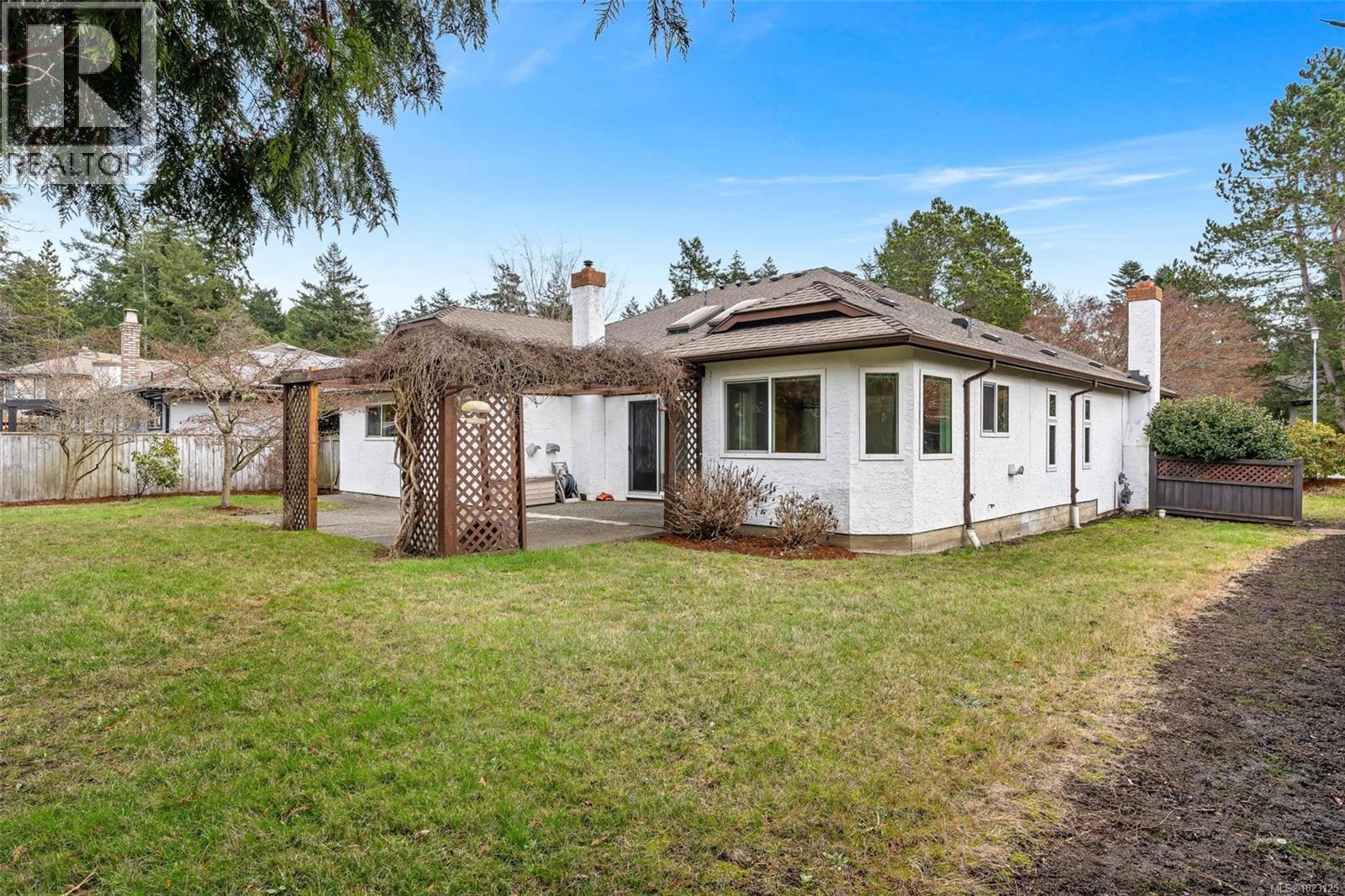  3950 Burchett Place, Saanich