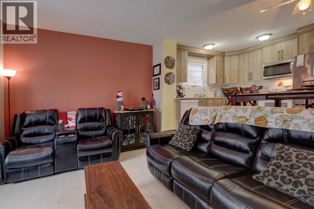 Single Family House 4 Level for Sale in  Templeby Place NE Temple Calgary 