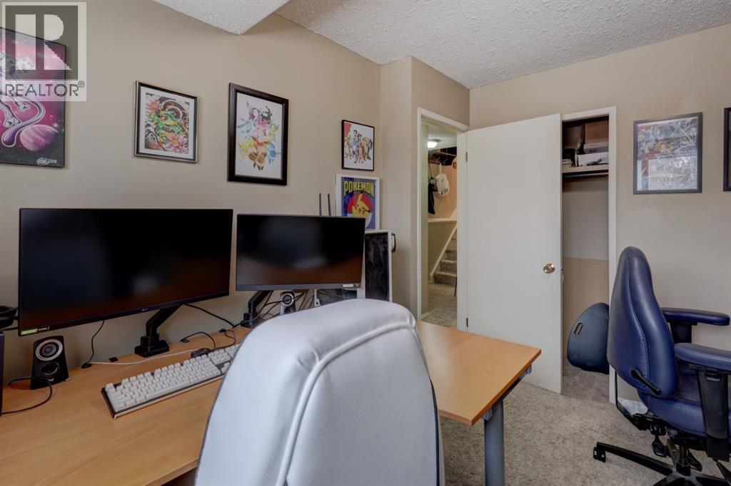 Single Family House 4 Level for Sale in  Templeby Place NE Temple Calgary 