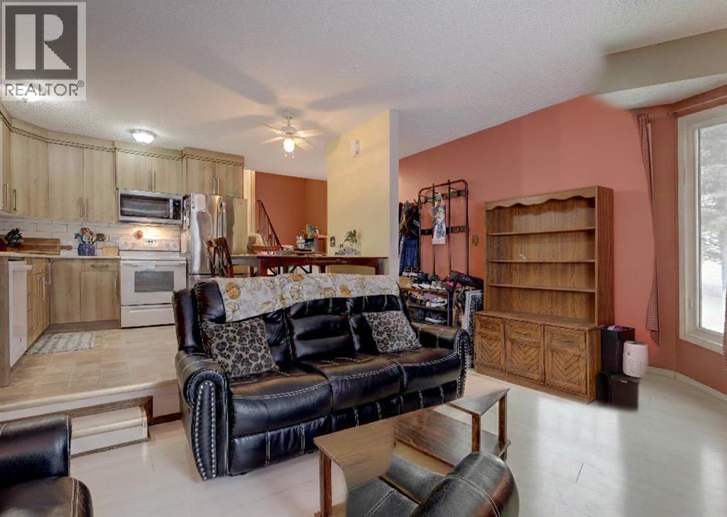 Single Family House 4 Level for Sale in  Templeby Place NE Temple Calgary 