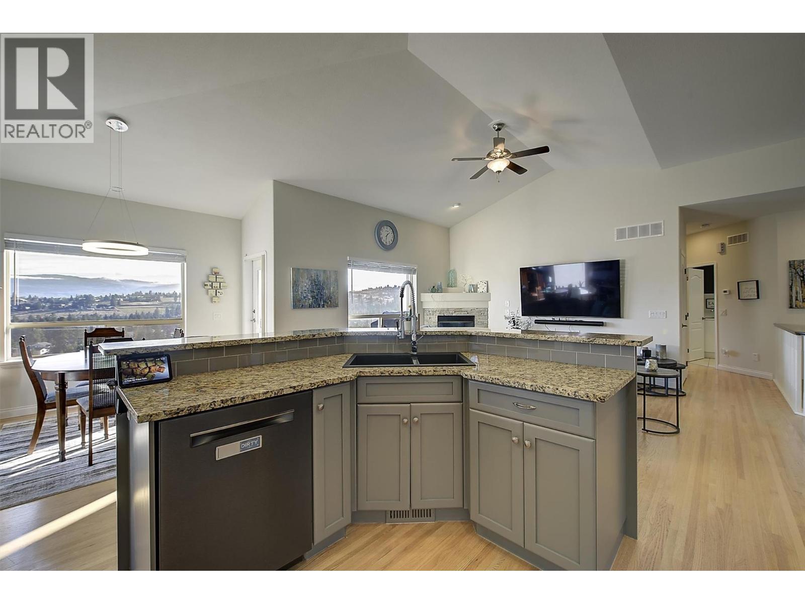  2053 Spyglass Way, West Kelowna